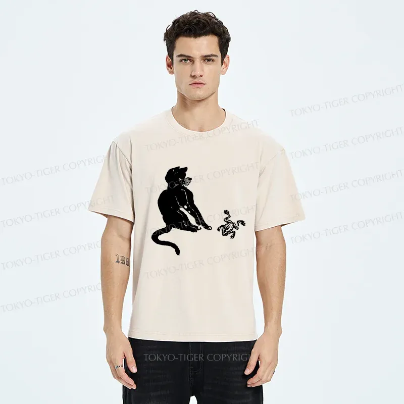 Tokyo-Tiger Cat Plays With Frog Washed T-Shirt