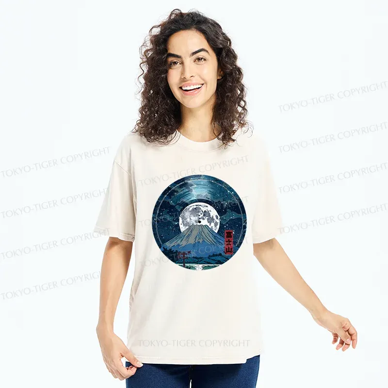 Tokyo-Tiger Mount Fuji Under The Aurora Washed T-Shirt