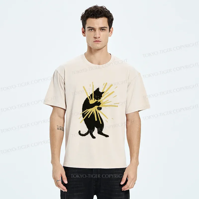 Tokyo-Tiger Cat Holding Light Washed T-Shirt