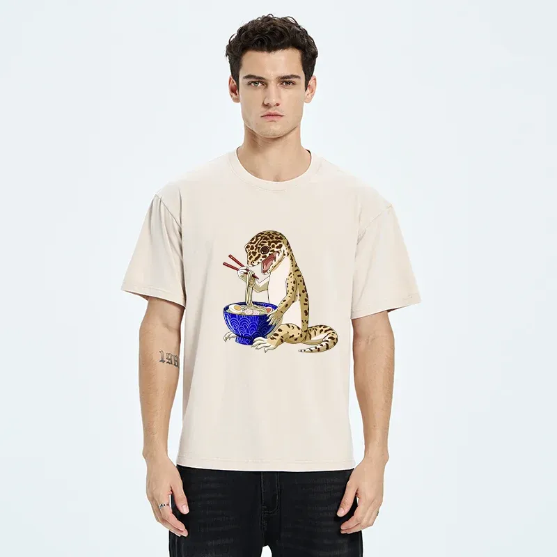 Tokyo-Tiger Gecko Eating Ramen Washed T-Shirt