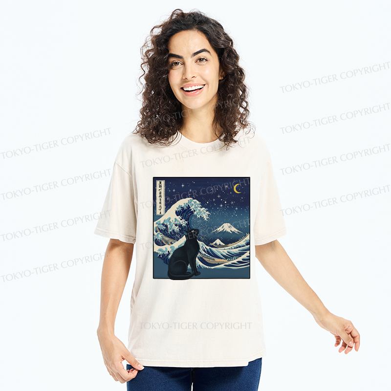 Tokyo-Tiger Cat Staring at the Starry Night Washed T-Shirt