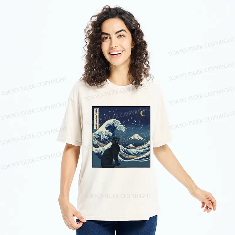Tokyo-Tiger Cat Staring at the Starry Night Washed T-Shirt