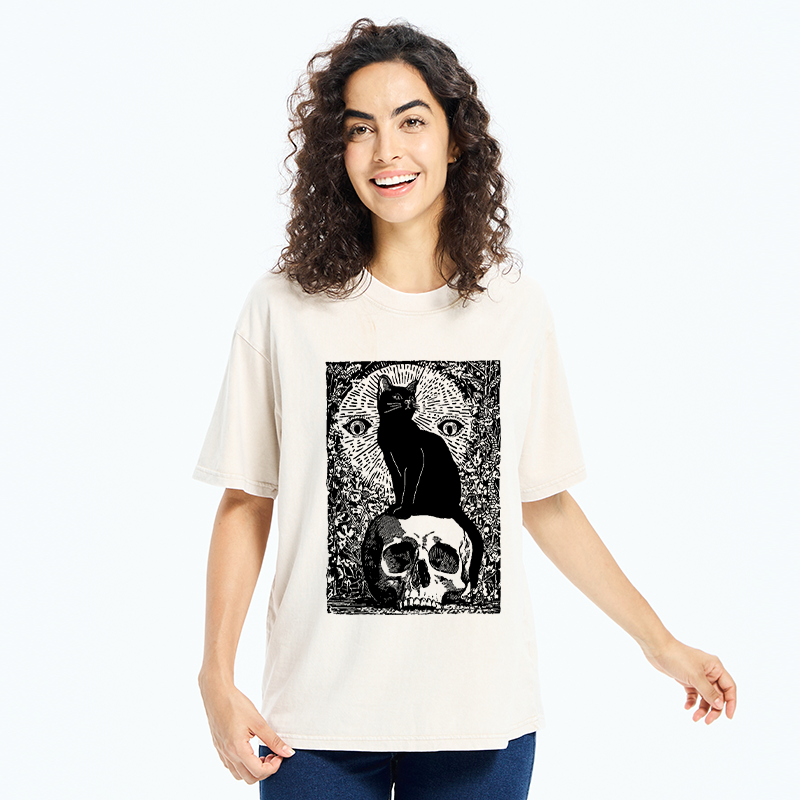 Tokyo-Tiger Black Cat Sitting On the Skull Washed T-Shirt