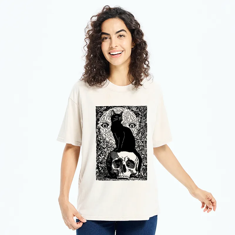 Tokyo-Tiger Black Cat Sitting On the Skull Washed T-Shirt