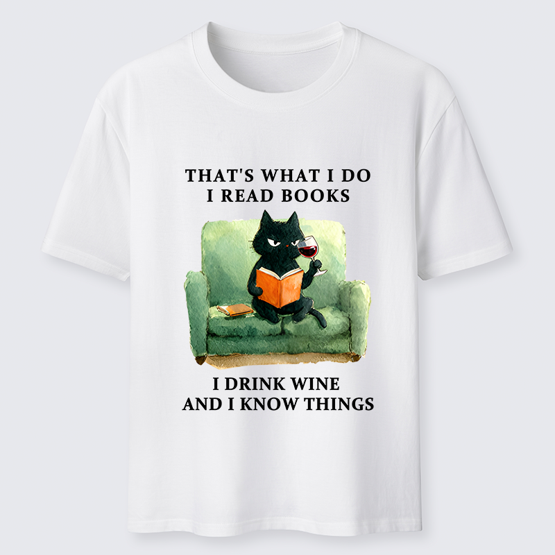 Tokyo-Tiger Cat That Reads And Drinks Classic T-Shirt