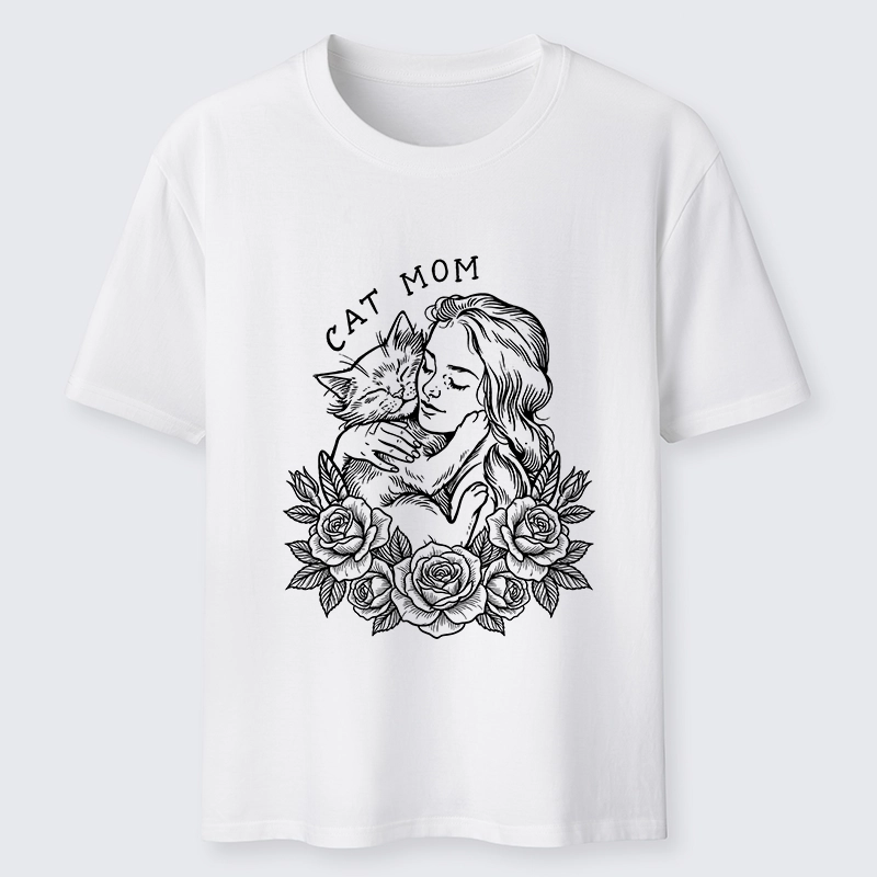 Tokyo-Tiger Cat Mom Cuddling Her Kitten Classic T-Shirt