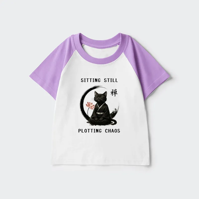 Tokyo-Tiger Sitting still  plotting chaos Calming Zen Cat Funny Kids Raglan T-shirt