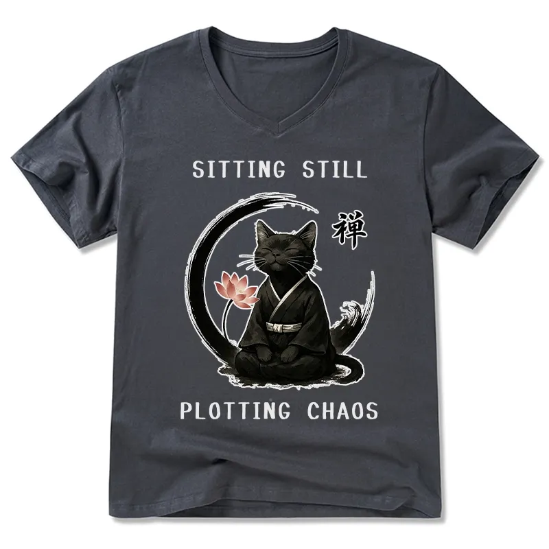 Tokyo-Tiger Sitting still  plotting chaos Calming Zen Cat Funny V-Neck Classic T-Shirt