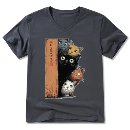 Tokyo-Tiger Five Cats Are Watching You V-Neck Classic T-Shirt