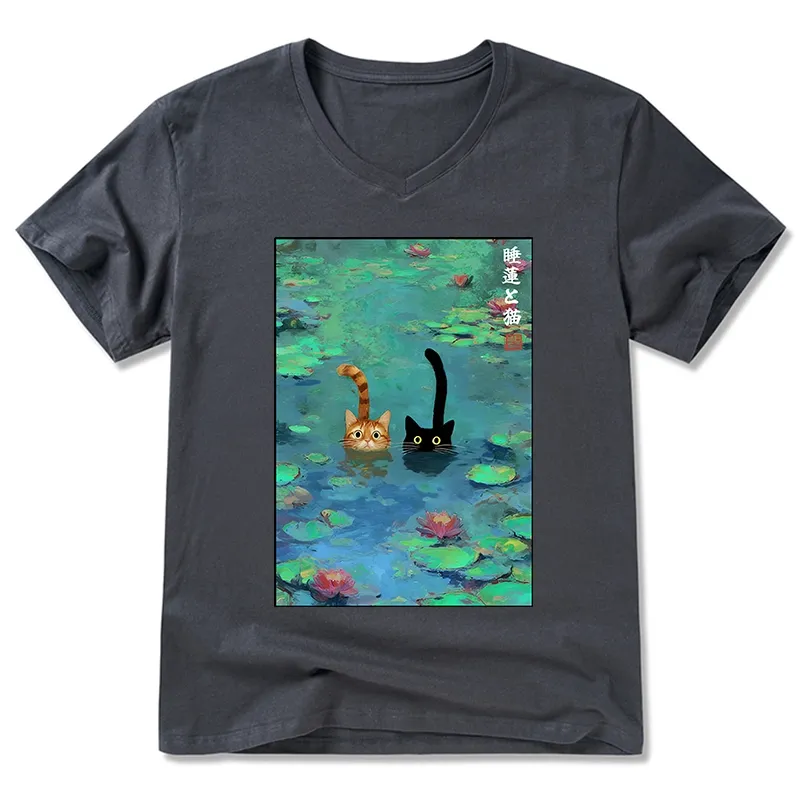 Tokyo-Tiger Funny Cats Swimming In Lilies V-Neck Classic T-Shirt