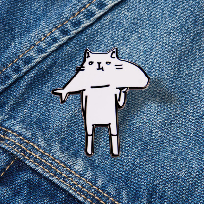 Tokyo-Tiger Funny Cat Eating Fish Pin