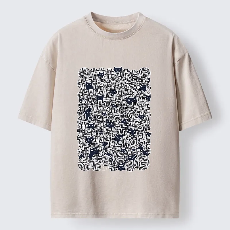 Tokyo-Tiger Tiny Black Cats Hide In Yarn Balls Washed T-Shirt