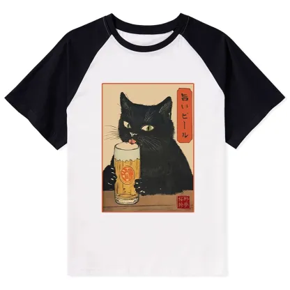 Tokyo-Tiger Cat Holding A Glass Of Beer Raglan T-shirt