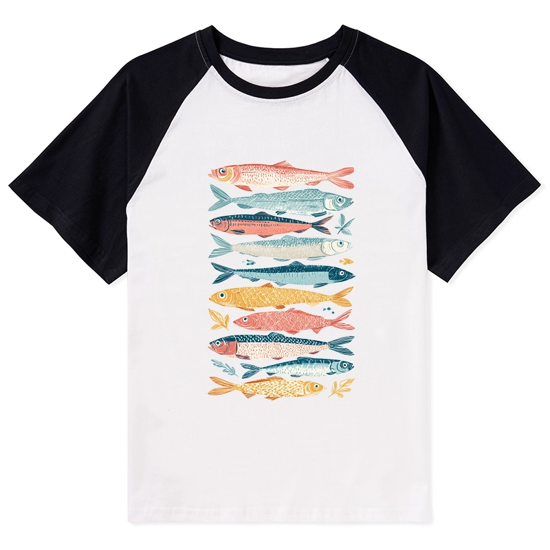 Tokyo-Tiger Beautiful Colorful Fish In The Sea Raglan T-shirt