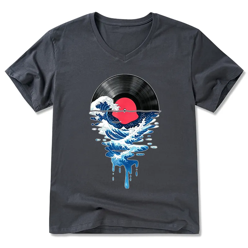 Tokyo-Tiger Vinyl Records And Waves V-Neck Classic T-Shirt