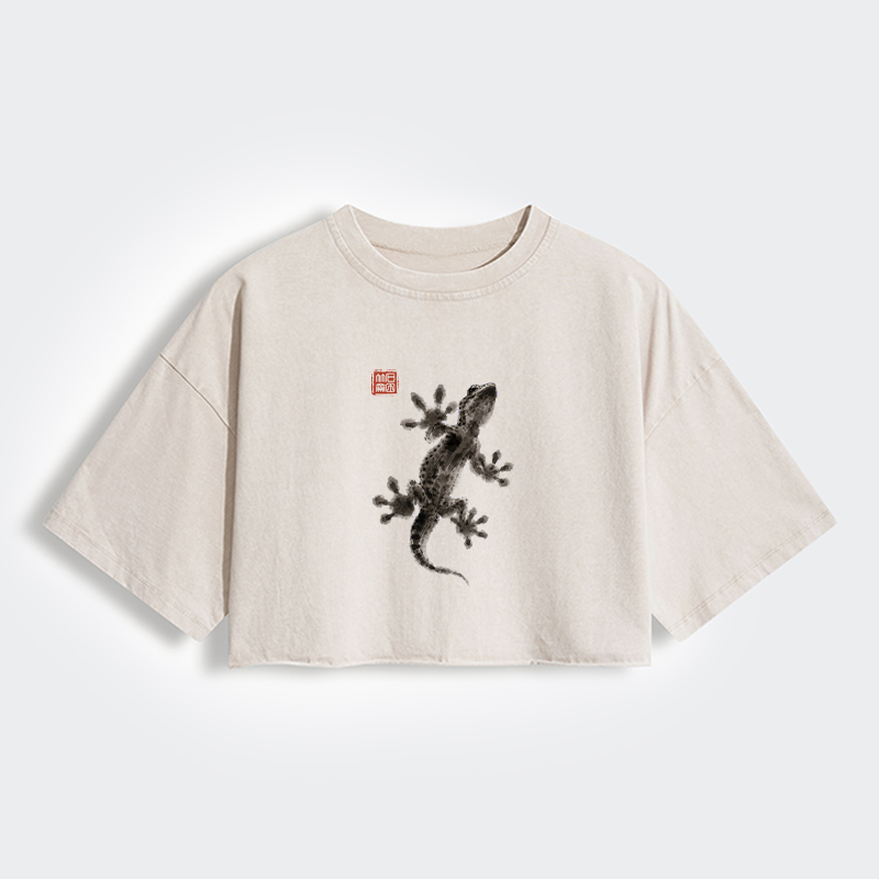 Tokyo-Tiger Minimal Asian Ink Brush Gecko Vibe Women's Washed Crop T-Shirt