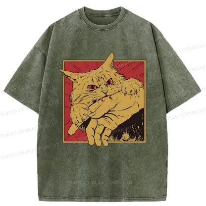 Tokyo-Tiger Retro Cat Biting Hand Washed T-Shirt