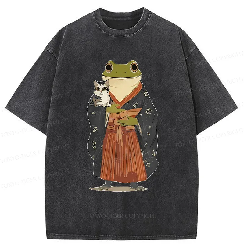 Tokyo-Tiger Frog Hugs Cat Washed T-Shirt