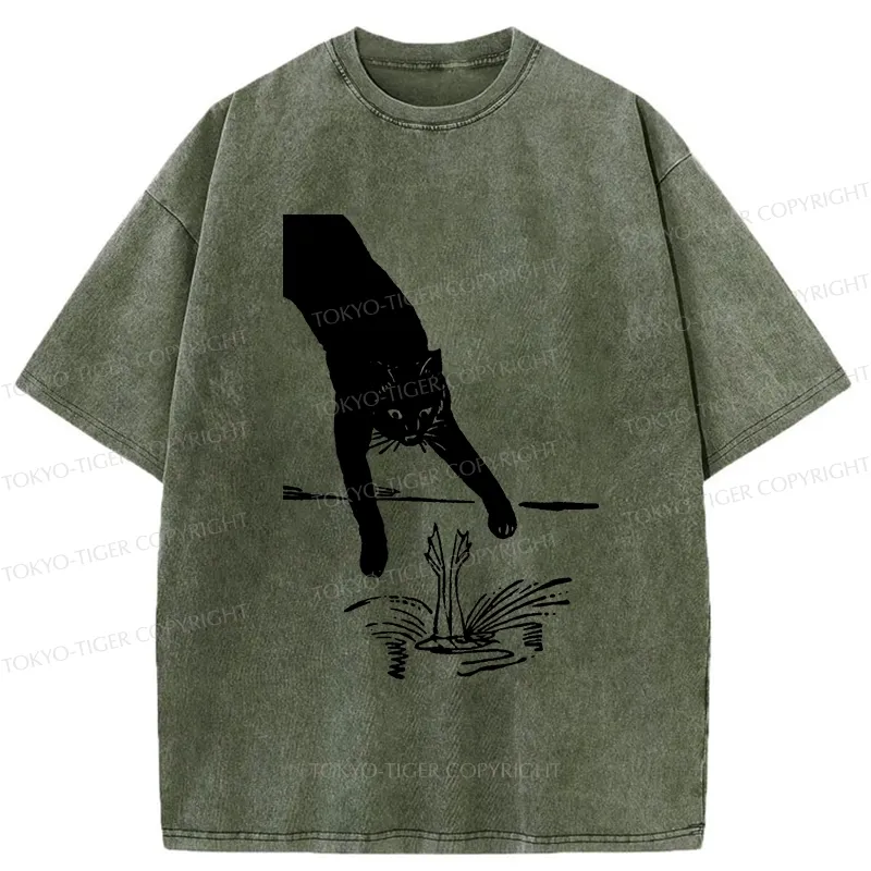 Tokyo-Tiger Funny Cat Catching Frog Washed T-Shirt