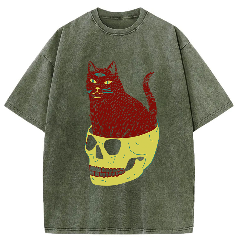 Tokyo-Tiger Cat Sitting In Skull Washed T-Shirt