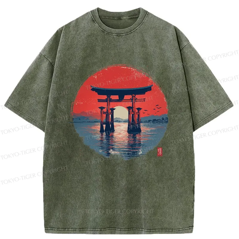 Tokyo-Tiger Retro Japanese Torii Gate Washed T-Shirt