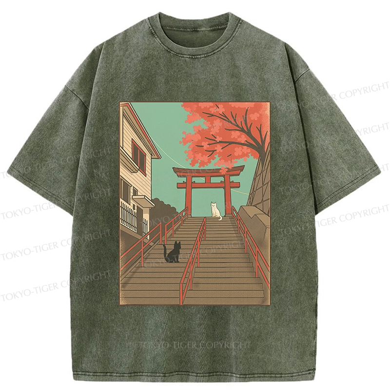 Tokyo-Tiger Encountering At The Torii Gate Washed T-Shirt