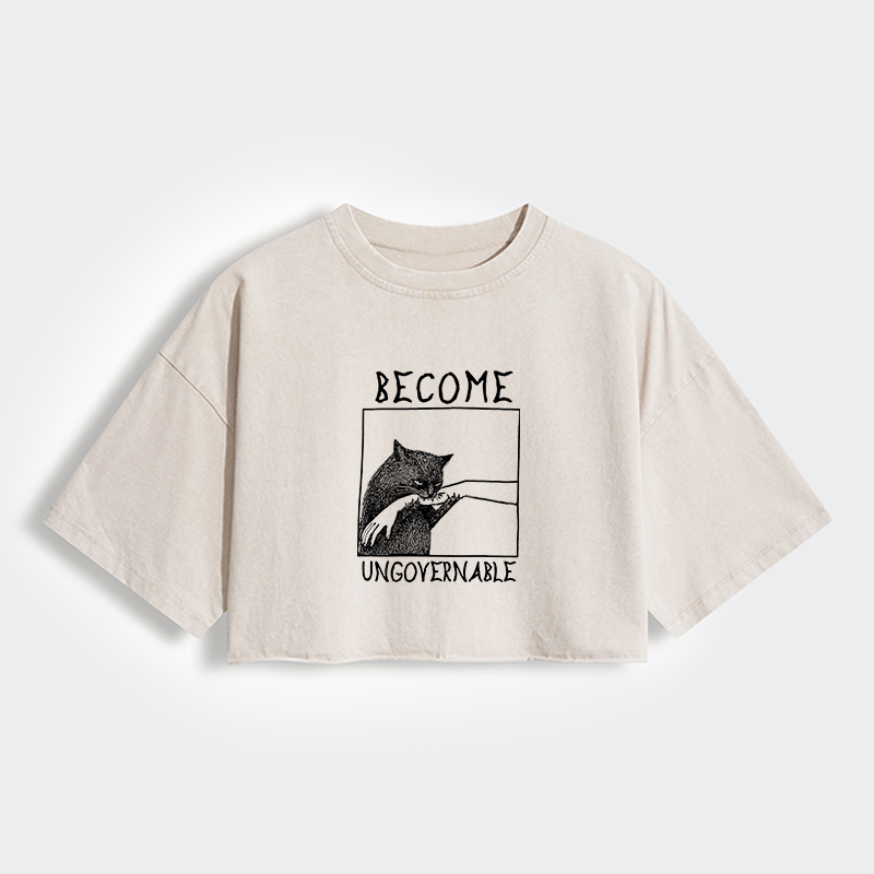 Tokyo-Tiger Cat Biting Arm Women's Washed Crop T-Shirt