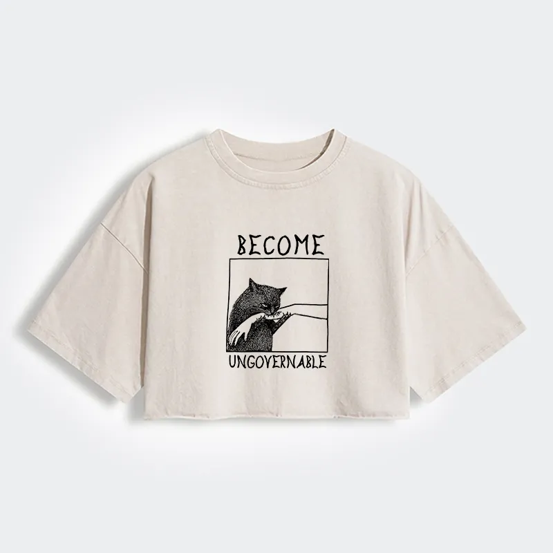 Tokyo-Tiger Cat Biting Arm Women's Washed Crop T-Shirt