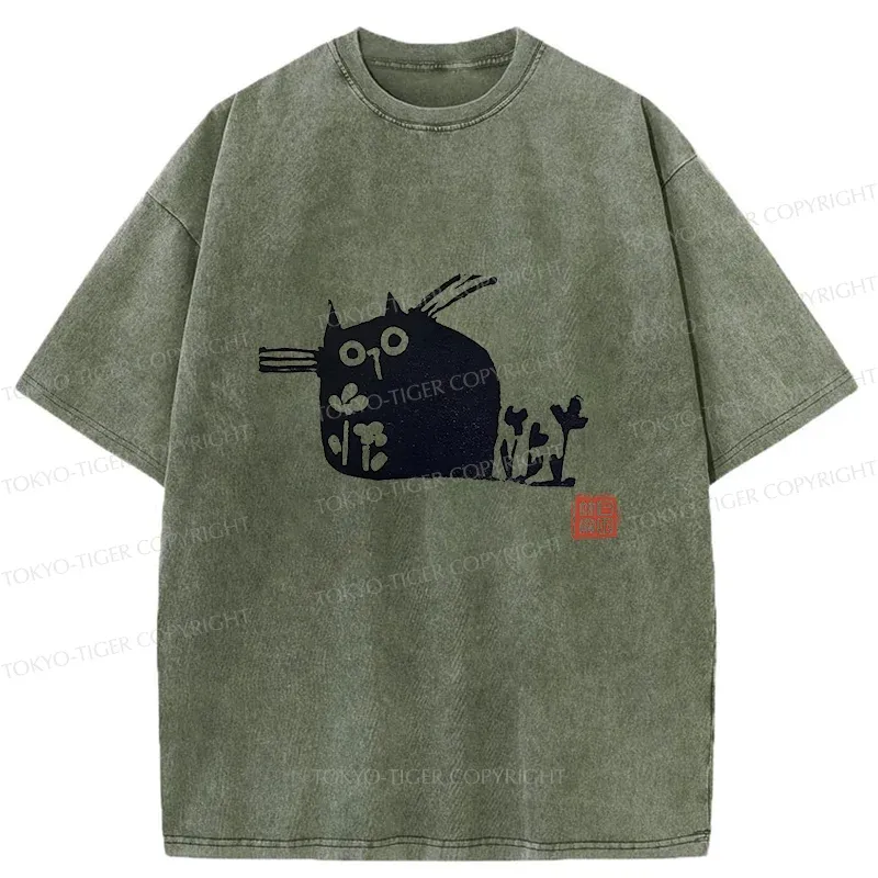 Tokyo-Tiger Cat On The Grass Washed T-Shirt