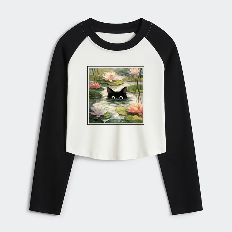 Tokyo-Tiger Black Cat and Lotus Flower Women's Crop Raglan T-Shirt