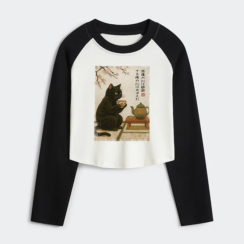 Tokyo-Tiger Tea Time With A Black Cat Women's Crop Raglan T-Shirt
