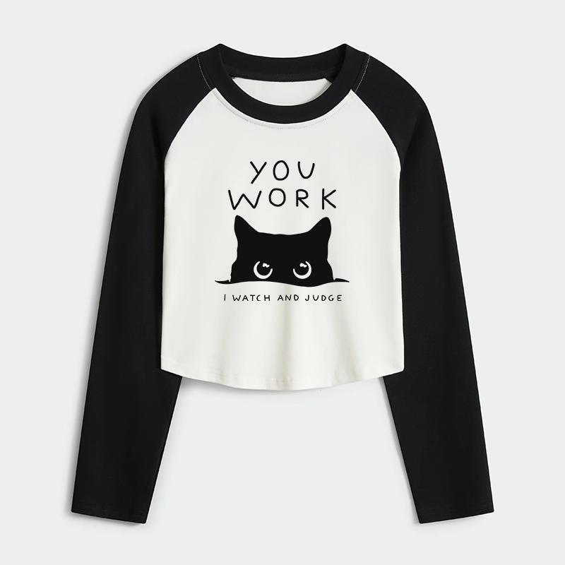 Tokyo-Tiger A Cat That Spies Women's Crop Raglan T-Shirt