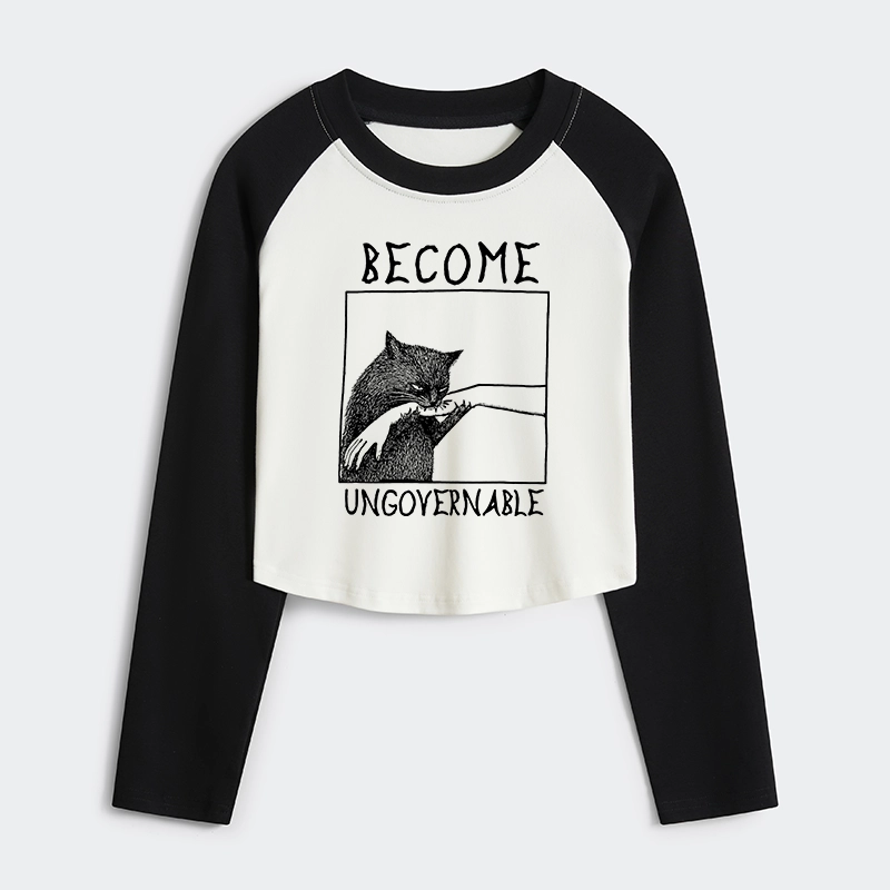 Tokyo-Tiger Cat Biting Arm Women's Crop Raglan T-Shirt