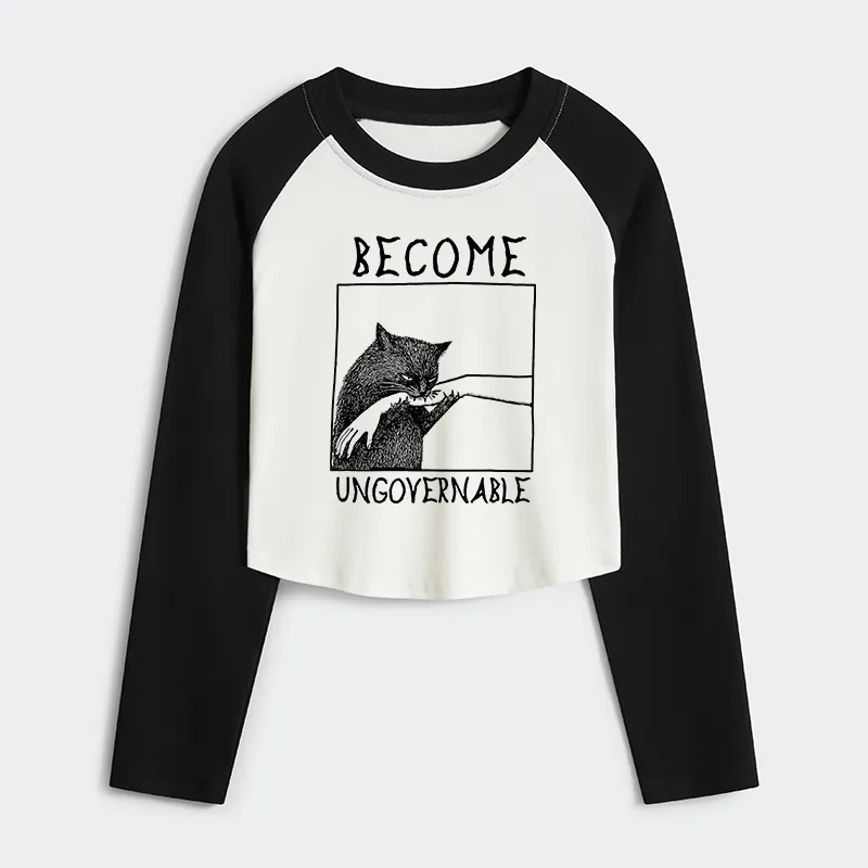 Tokyo-Tiger Cat Biting Arm Women's Crop Raglan T-Shirt