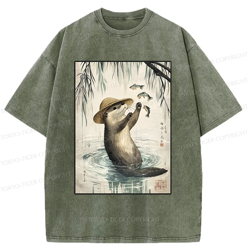 Tokyo-Tiger Otter Catching Fish Washed T-Shirt