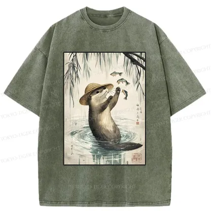 Tokyo-Tiger Otter Catching Fish Washed T-Shirt