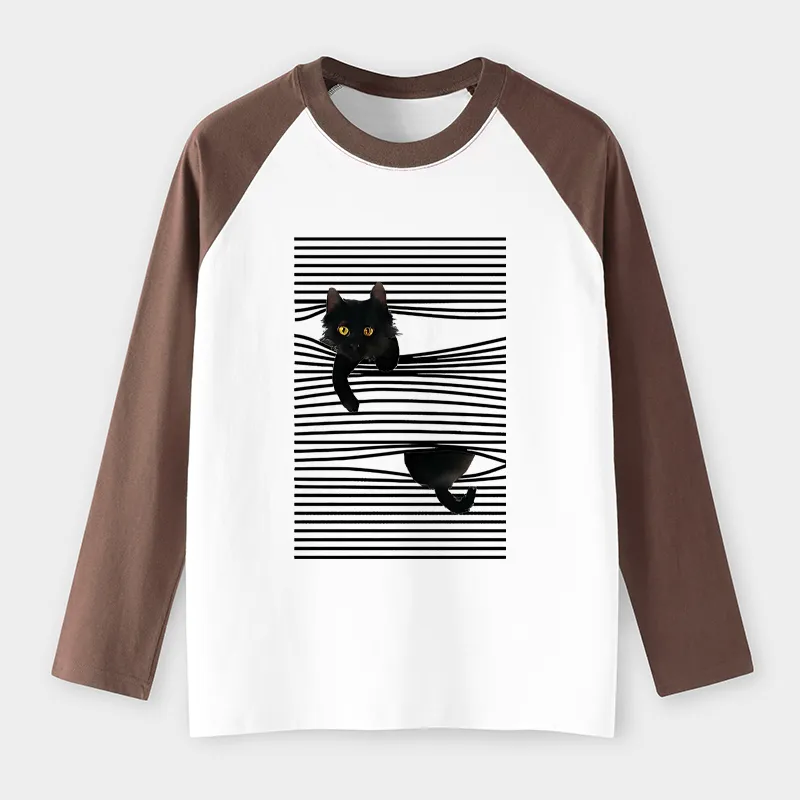 Tokyo-Tiger Cat Scratching Curtain Raglan Long Sleeve T-shirt
