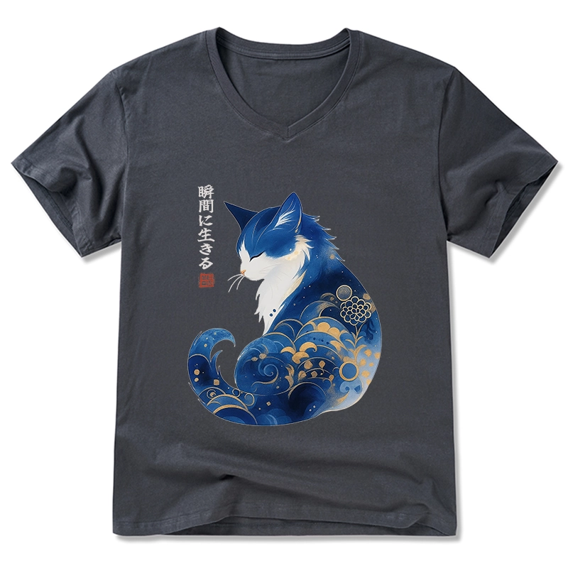 Tokyo-Tiger Retro Zen Cat: Living the Present V-Neck Classic T-Shirt
