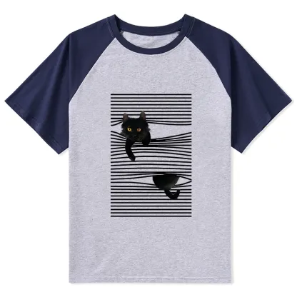 Tokyo-Tiger Cat Scratching Curtain Raglan T-shirt