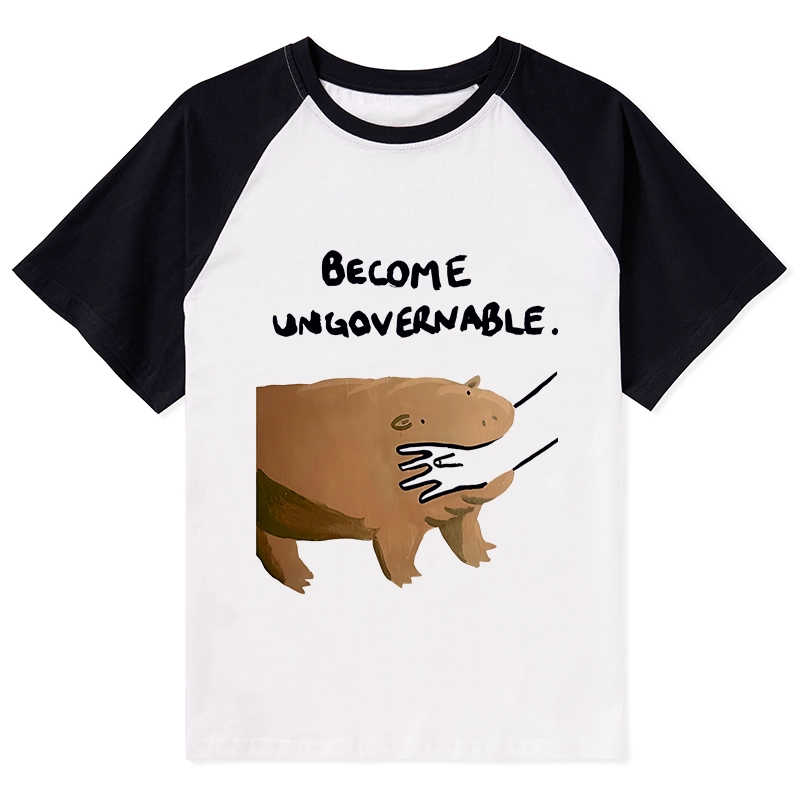 Tokyo-Tiger Moo Deng Bites Someone's Arm Raglan T-shirt