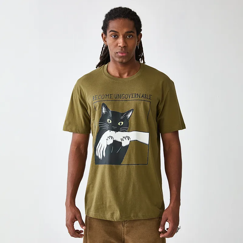 Tokyo-Tiger Black Cat Biting Classic T-Shirt
