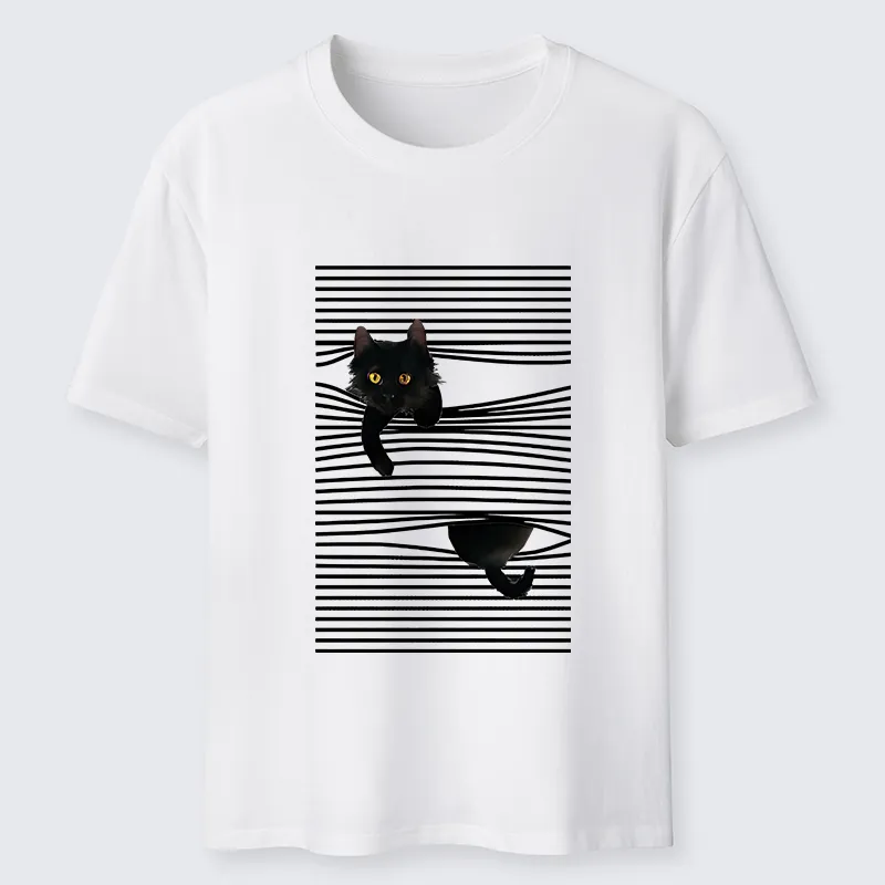 Tokyo-Tiger Cat Scratching Curtain Classic T-Shirt