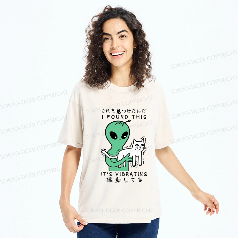 Tokyo-Tiger Alien Holding A Vibrating Cat Funny Washed T-Shirt
