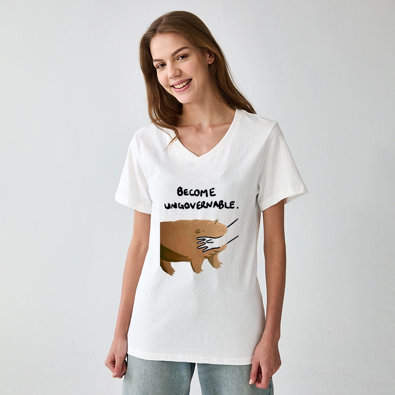 Tokyo-Tiger Moo Deng Bites Someone's Arm V-Neck Classic T-Shirt