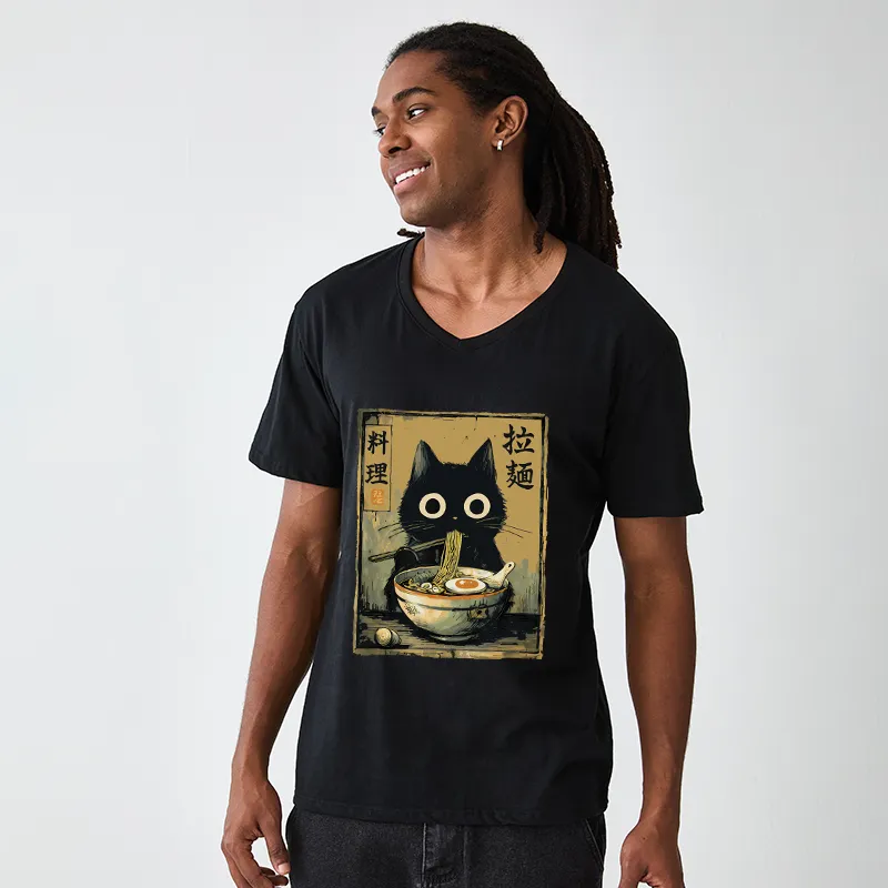 Tokyo-Tiger Cute Black Cat Eating Ramen Japan V-Neck Classic T-Shirt