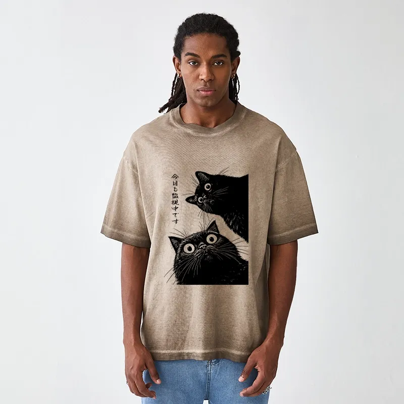 Tokyo-Tiger The Cat Is Watching Today Gradient Washed T-Shirt