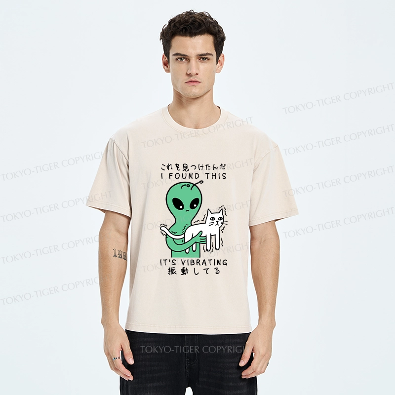 Tokyo-Tiger Alien Holding A Vibrating Cat Funny Washed T-Shirt