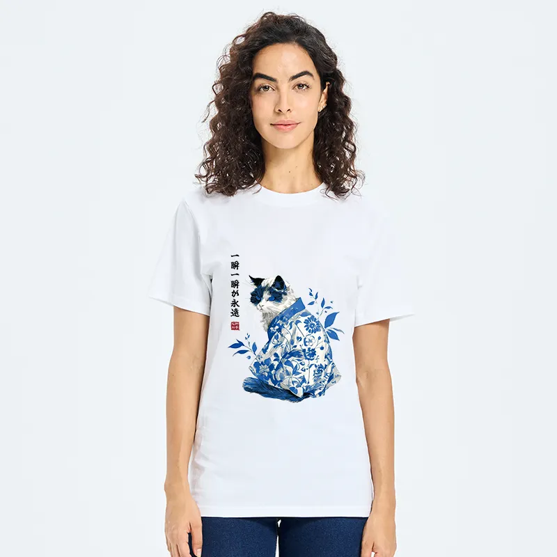 Tokyo-Tiger Cat：One Moment, One Eternity Classic T-Shirt