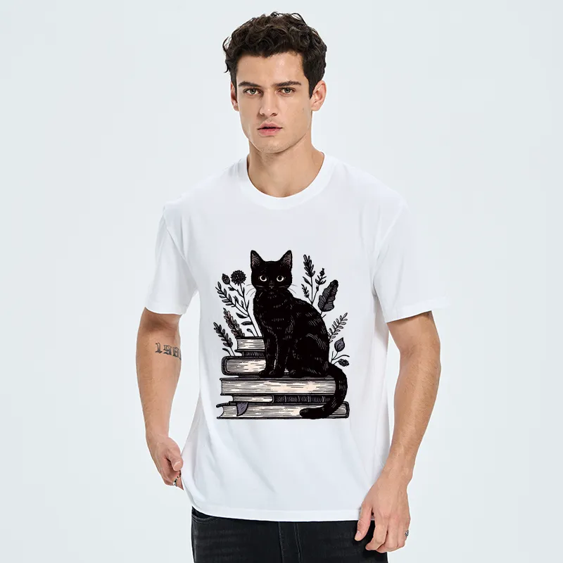 Tokyo-Tiger Books And Cats Classic T-Shirt