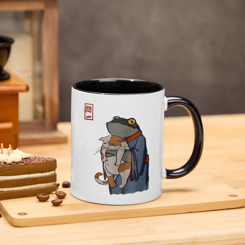 Tokyo-Tiger The Frog Holds The Cat Mug